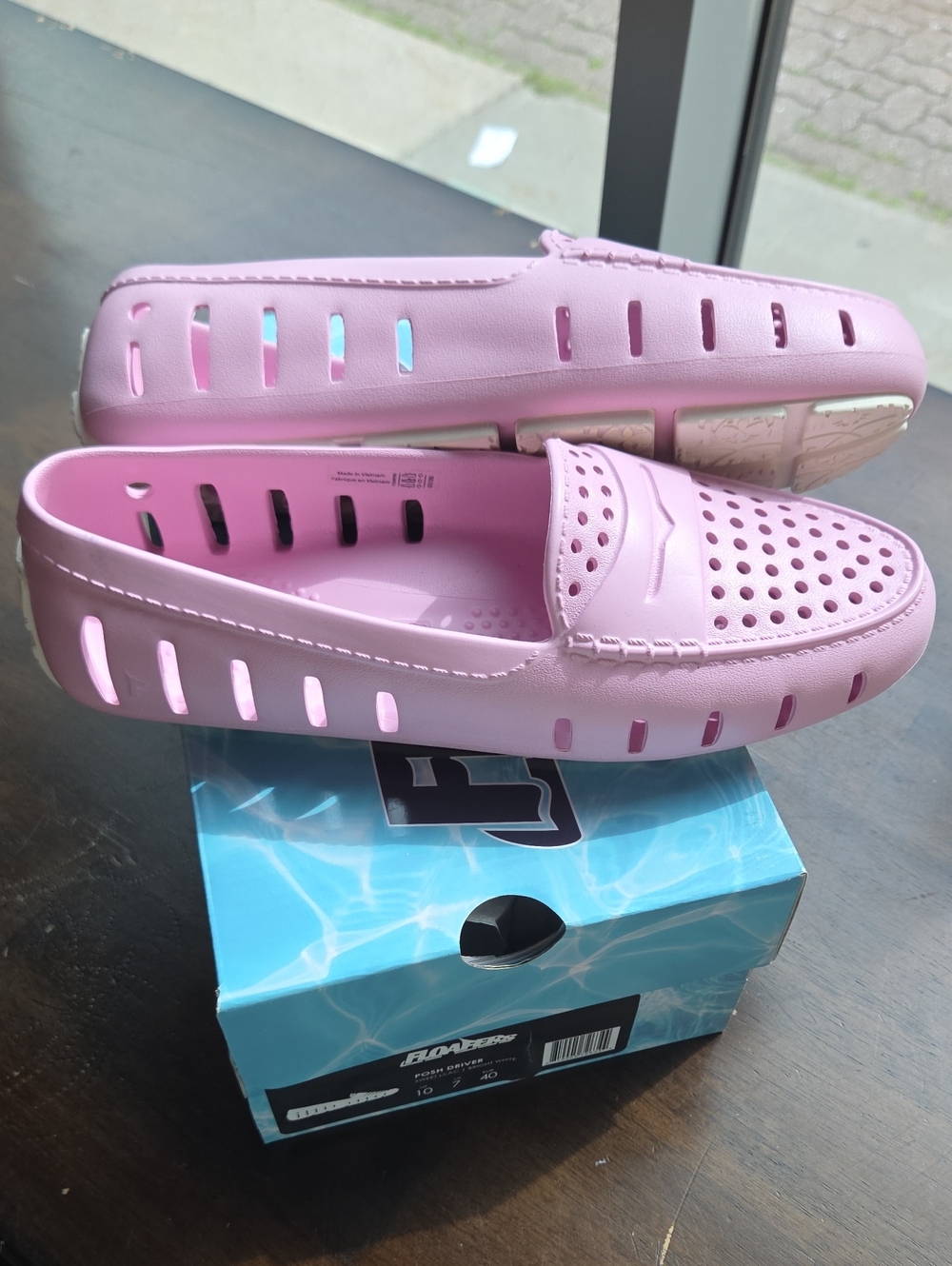 Floafers Size 10 Women’s Pink Perforated Slip-On Loafers